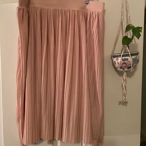 Torrid Pleated Midi Skirt Size 2
